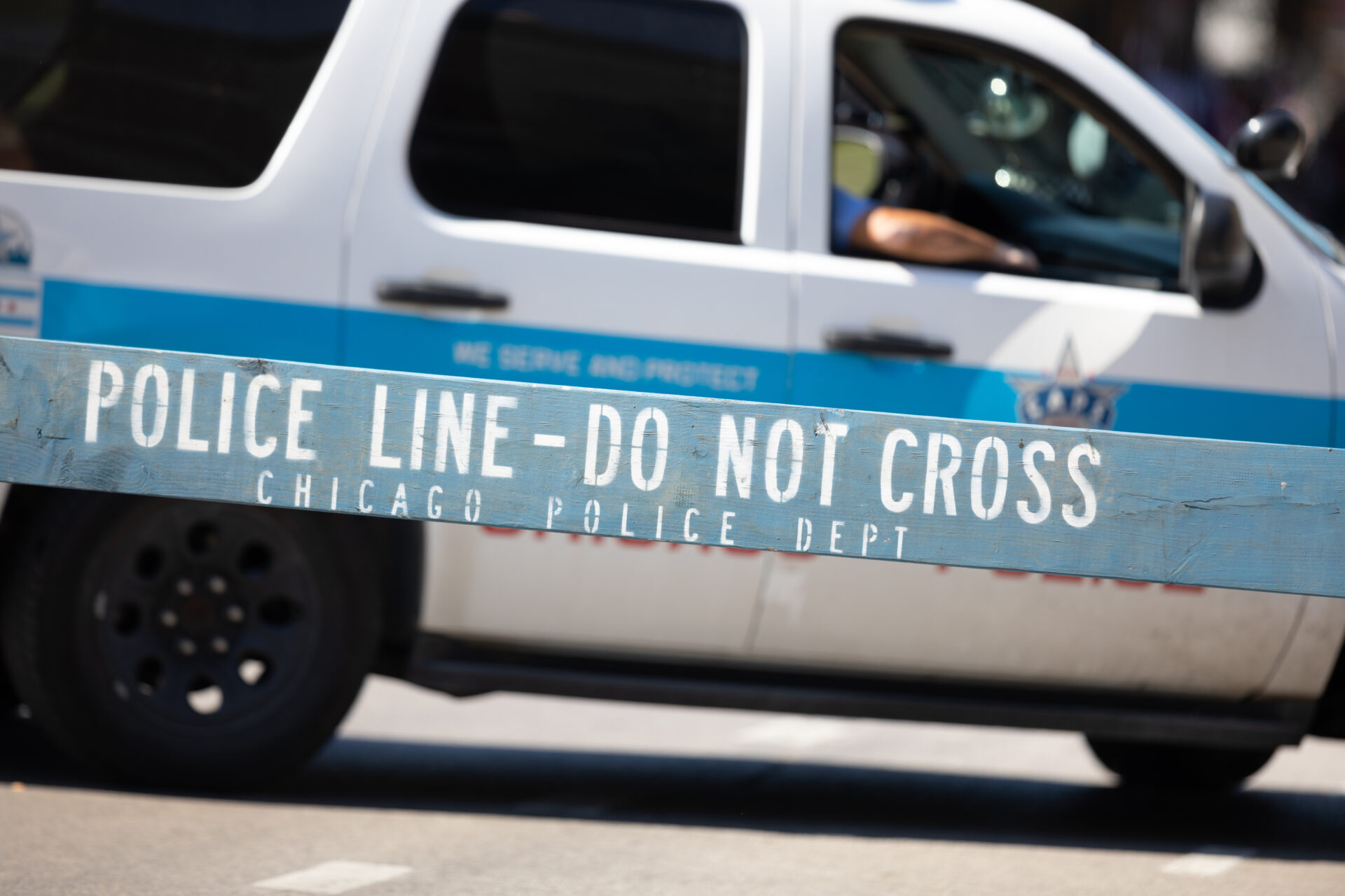 Three people shot at Salvation Army Chicago, concealed carry citizen back on fire [VIDEO]