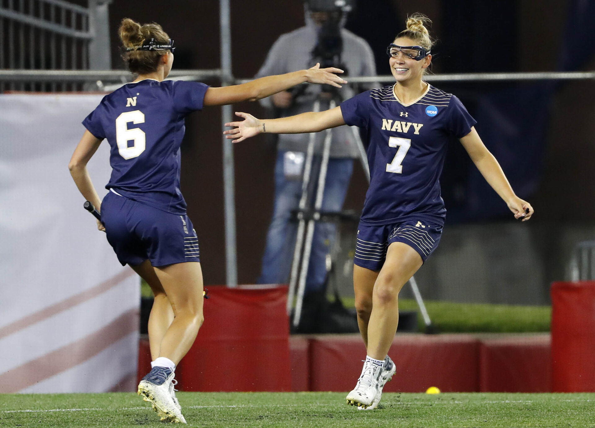 The Naval Academy girls lacrosse team is setting the internet on fire [VIDEOS]