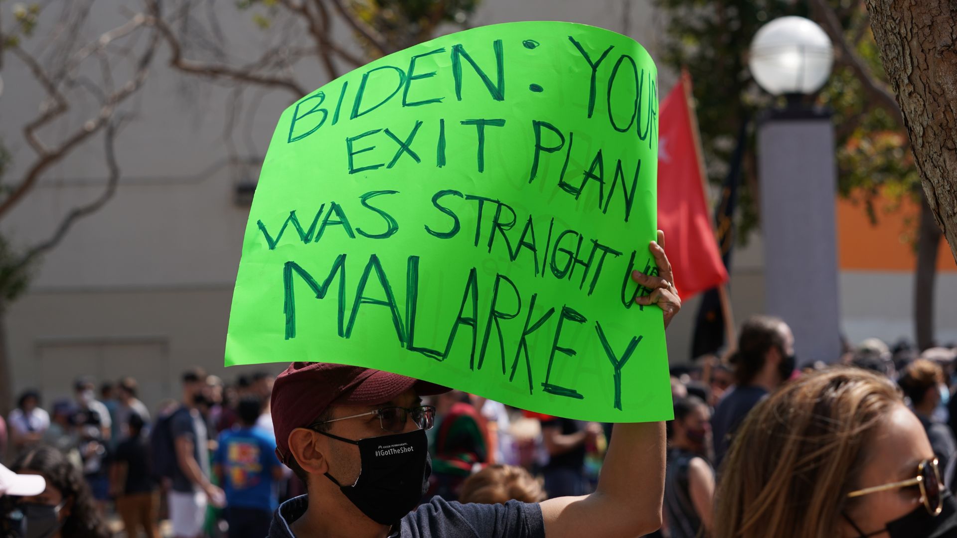 CNN’s Jennings Shuts Down Signal Hysteria, Brings Up Biden’s Forgotten Fiasco [WATCH]