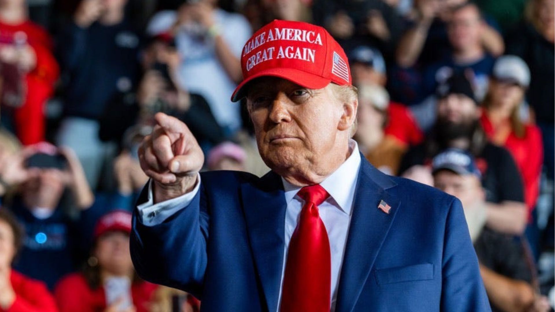 Manufacturing Jobs Up, Government, Foreign Hiring Down [WATCH]