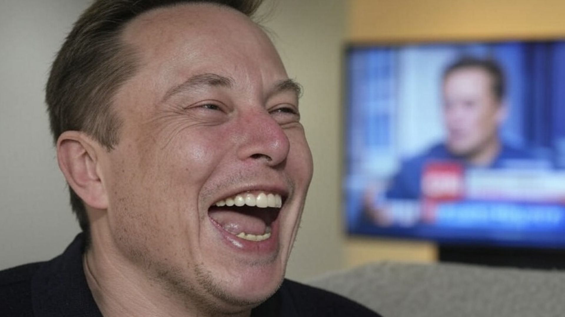 Dem Senator Picks a Fight with Musk—Regrets It Immediately