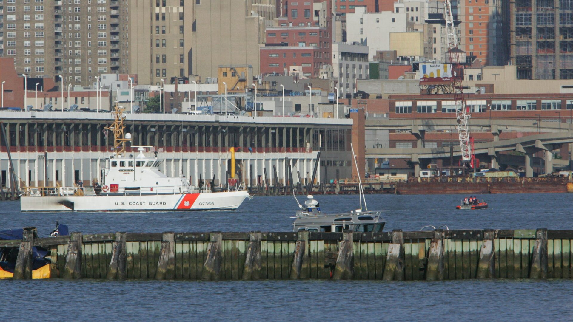 NYC Tourist Helicopter Falls into Hudson River, Siemens Executive and Family Among Those Killed [WATCH]