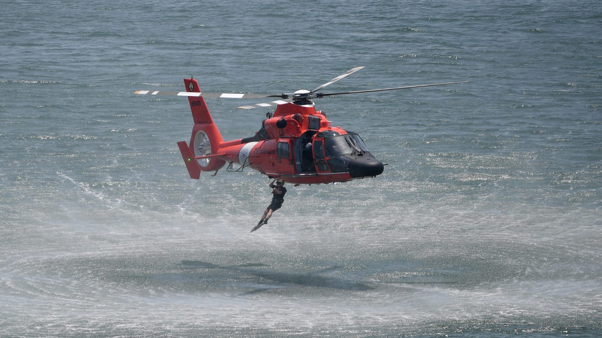 Coast Guard, Fire Crews Rush to Florida Boat Capsizing Emergency—One Dead, 5 Still Missing