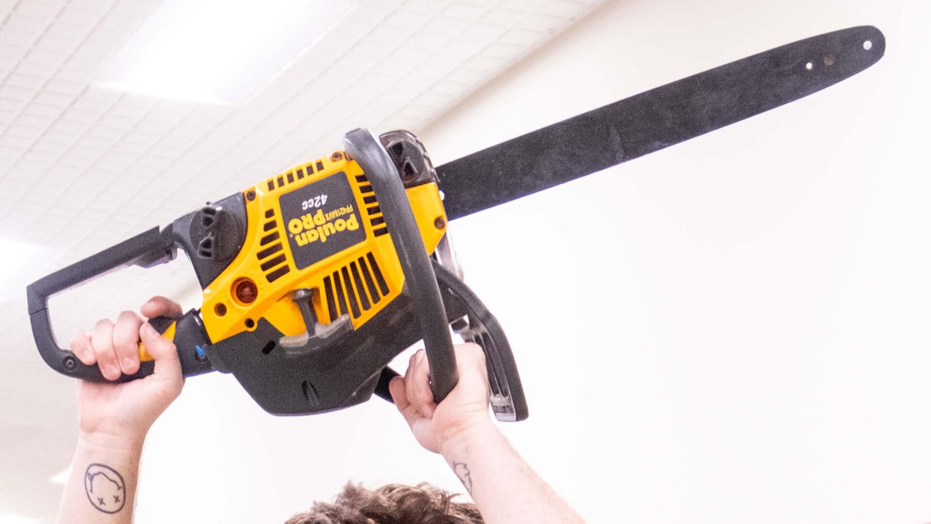 Chainsaw-Wielding Suspect Lassoed by Washington Deputy [WATCH]