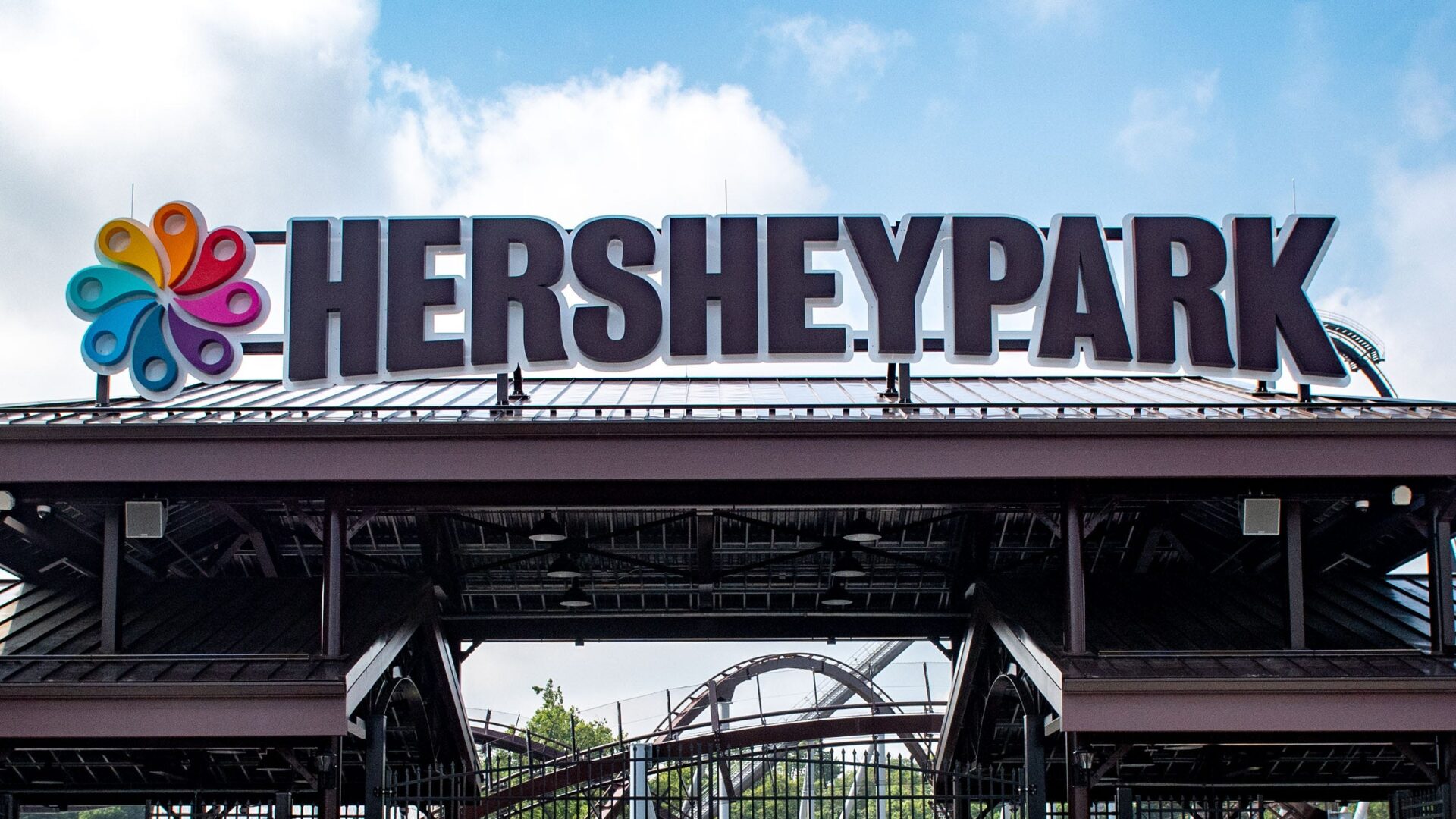 Child Dies After Medical Emergency At Hershey Water Park, Investigation Begins [WATCH]