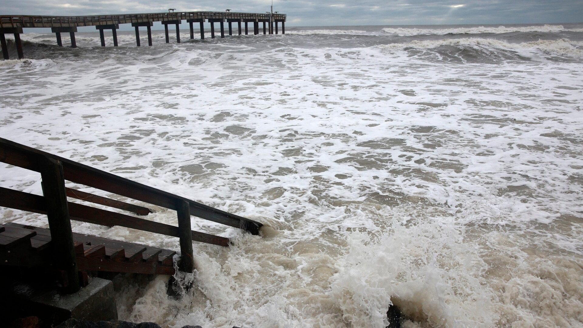 One Dead, Six Rescued by Jet Ski in Seaside Heights, NJ Rip Current [WATCH]