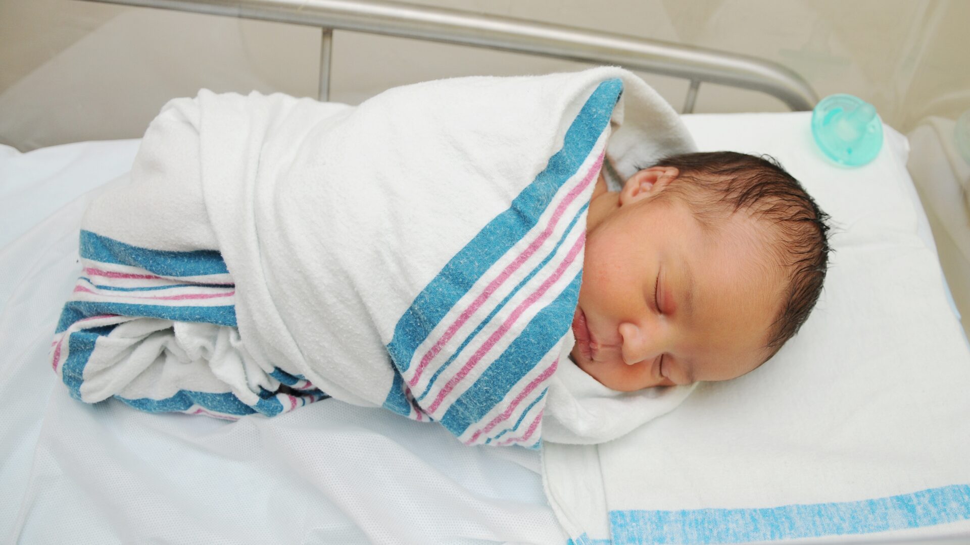 NYPD Seeks Woman After Abandoned Newborn Found in Manhattan Subway [WATCH]